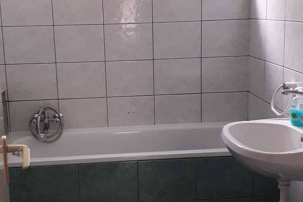 Entire apartment, Holiday apartment only 250 meters from the beach in Balatonmáriafürdő, Southern Shore of Lake Balaton