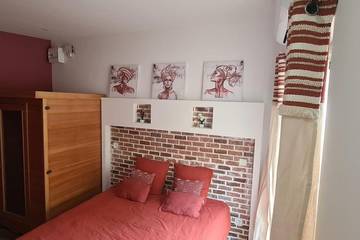 Gîte pour 2 personnes, avec vue ainsi que sauna et terrasse dans Bois de Nèfles