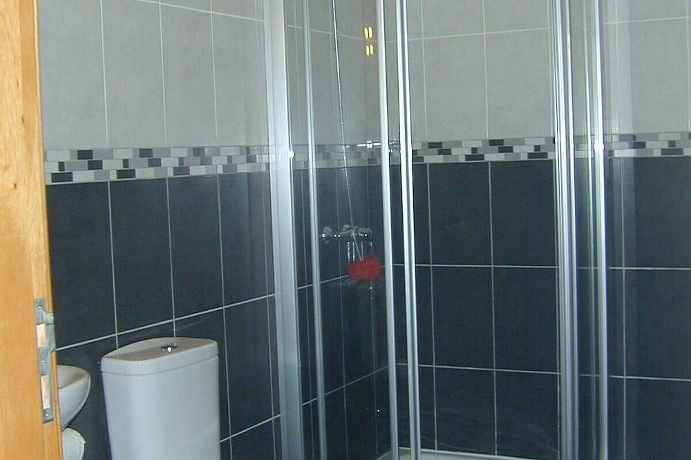 Luxury Villa With Private Heated Pool, Games  Room, 160 degrees sea view, Wifi in Pináculo, Ribeira Brava