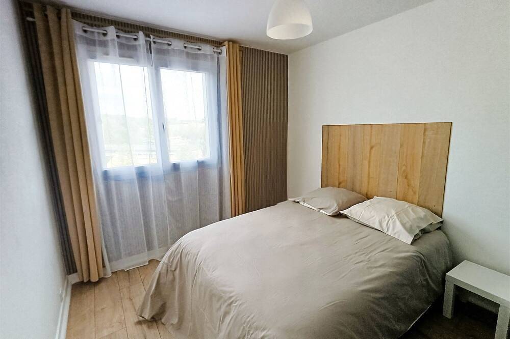 Entire apartment, 3-bedroom apartment in Sedan, 5 minutes from Europe's largest fortified castle. in Sedan, Ardennes