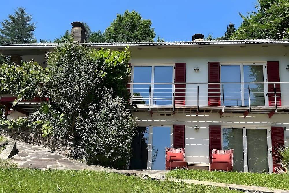 Ferienhaus 'Traumhaus mit herrlichem Graz-Blick' mit privater Terrasse, Garten & Wlan in Graz, Steirerland