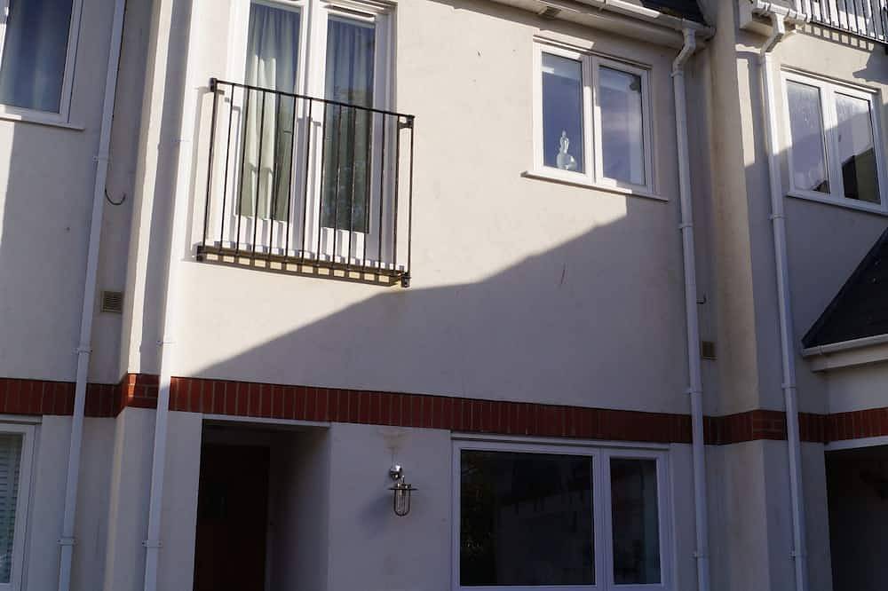 Holiday Home for 8 People in Aberdyfi, Aberdovey