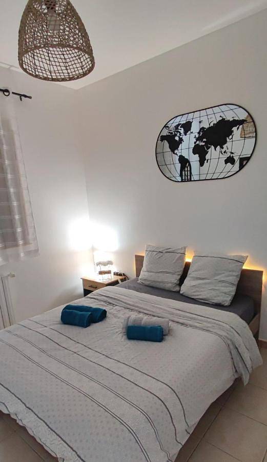 Appartement entier, Gîte de la Tride B avec terrasse proche du centre in Lectoure, Gers