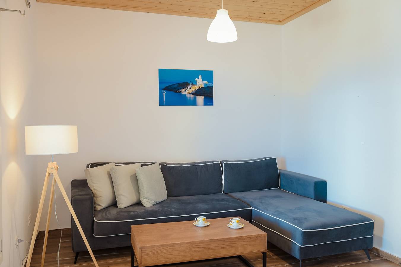 White & black Suites – Suite Four in Platis Gialos Sifnos, Cyclades