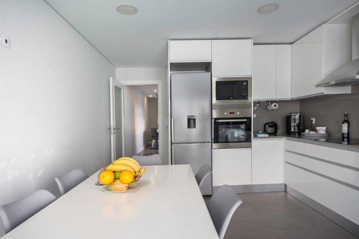 Location de vacances pour 6 personnes, avec piscine ainsi que jardin et vue dans Fernão Ferro - 4
