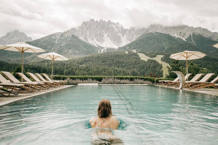 Hotel para 4 personas, con vistas y jardín además de sauna y piscina, Se admiten mascotas - 1