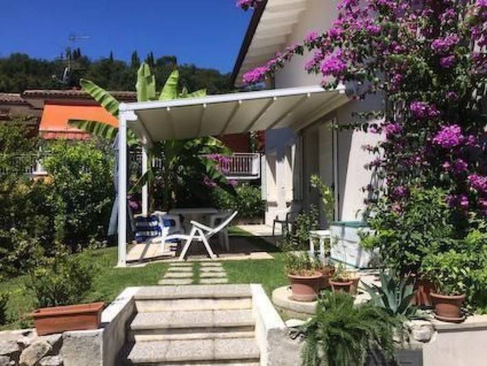 Apartamento entero, Heliopolis-Wohnung mit Blick aufs Wasser in Manerba del Garda, Montañas Garda