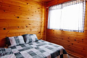 Cabin Rentals And Lodges for 10 Guests in Wasaga Beach, ON, Lake Huron ON, Picture 2