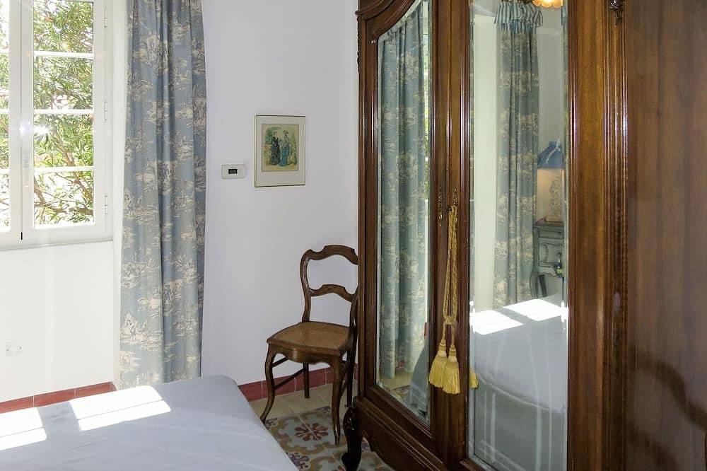 Appartement entier, Confortable appartement pour 8 personnes avec piscine, Wifi, climatisation, Tv et terrasse in Galéria, Parc naturel régional de Corse