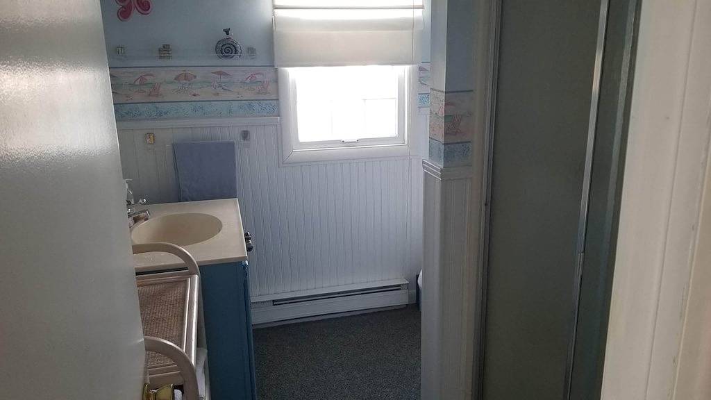 Fenwick Island Beach Cottage 15 W Essex, Pet Friendly, Boat Dock, Kayaks & more in Fenwick Island, Sussex County (Delaware)