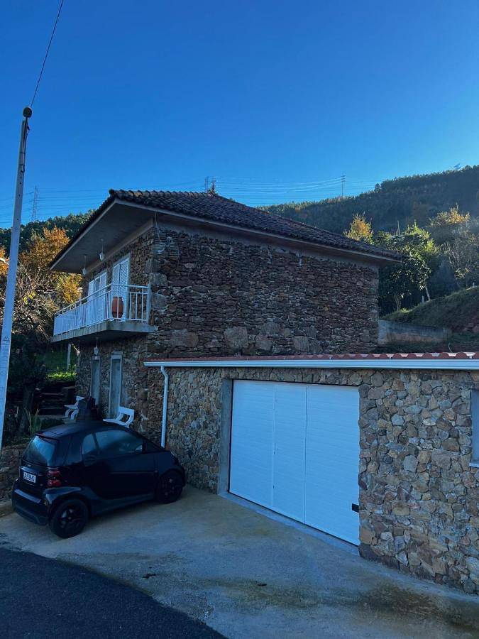 Location de vacances pour 6 personnes, avec vue ainsi que vue sur le lac et jardin dans Vila Pouca de Aguiar - 3
