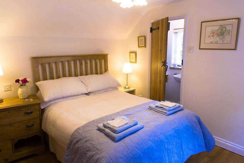 Cottage With Indoor Swim Spa in New Forest National Park for families or couples in Hyde (Hampshire), Hampshire