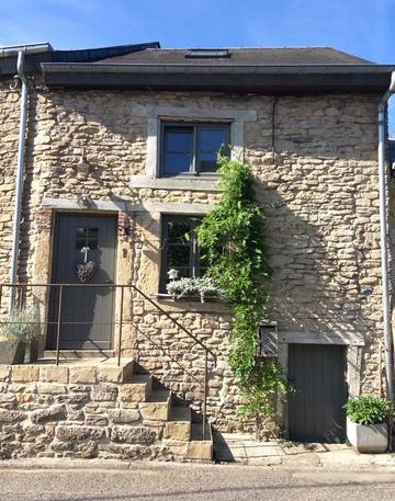 Gîte pour 6 personnes, avec jardin et terrasse dans Sainte-Cécile (Florenville)