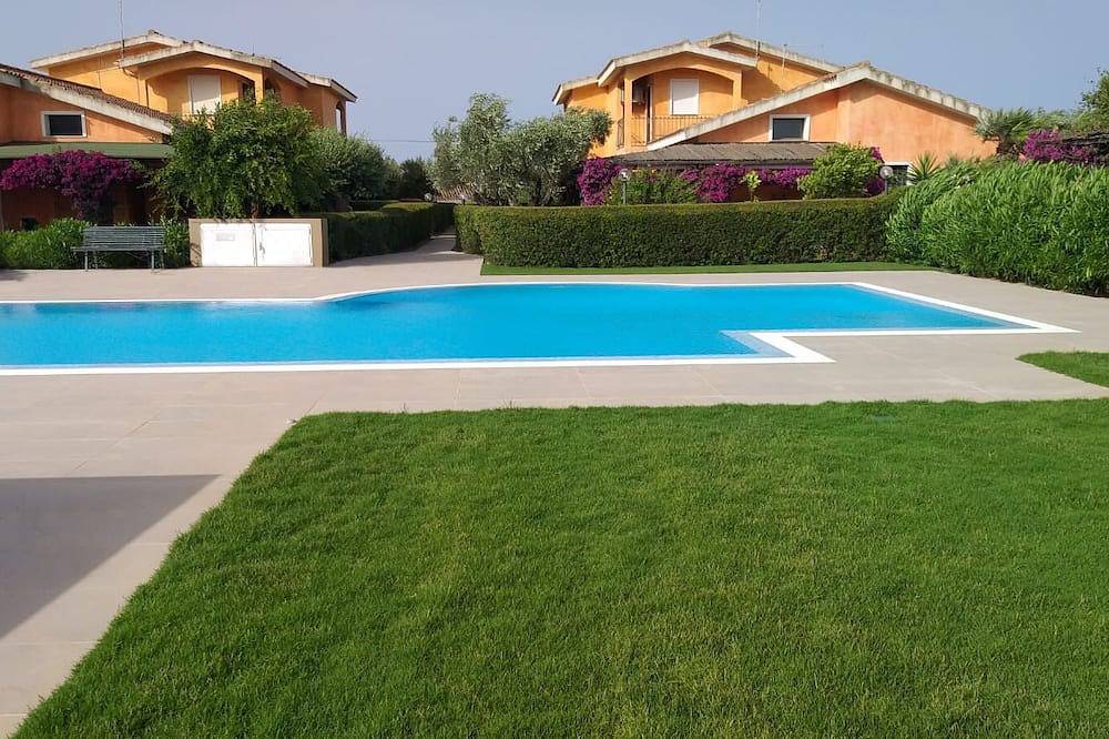 Villa In Residenz Mit Pool in Is Chillaus, Sant'Anna Arresi