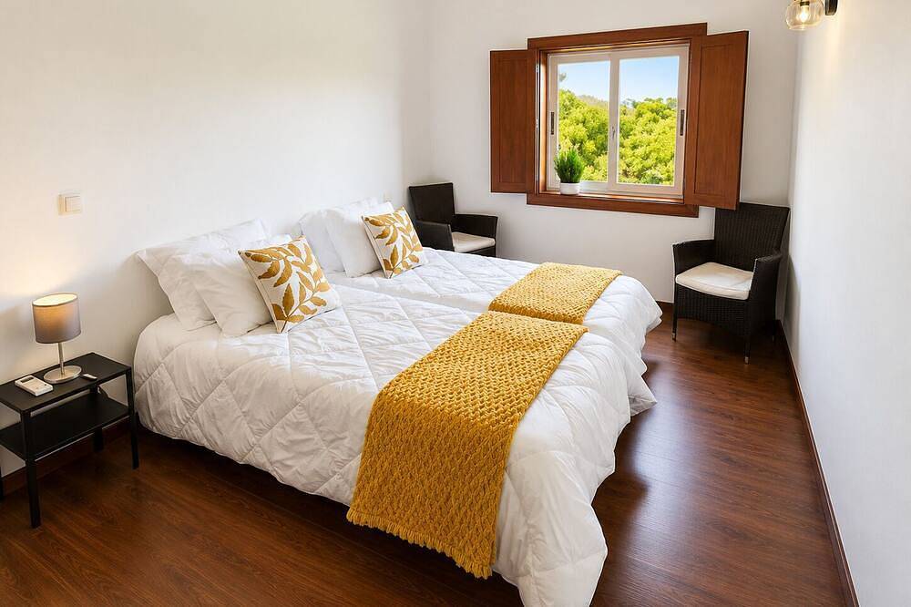 Pouso Du’Vagar is located in Cuba (Baixo Alentejo). The house is a spacious V4. in Cuba, Beja Distrikt