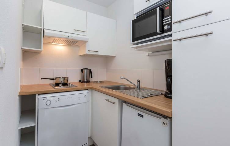 Gîte pour 6 personnes, avec piscine ainsi que balcon et sauna dans Port d'Hourtin - 4