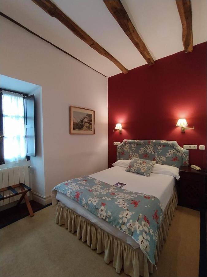 Hôtel pour 3 personnes, avec jardin et jacuzzi à Bera - 2