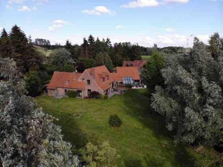 Location de vacances pour 10 personnes, avec vue sur le lac et piscine ainsi que vue et jardin, animaux acceptés à Marcq-en-Barœul - 4