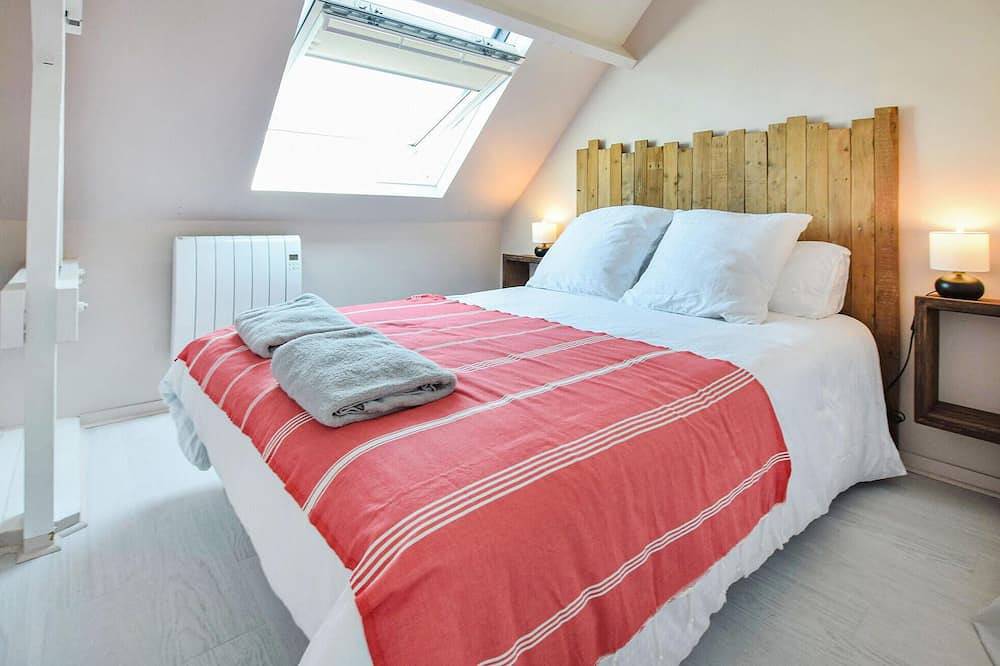 Gorgeous home in Saint-Germain-sur-Ay with Wifi in Saint-Germain-sur-Ay, Région de Coutances