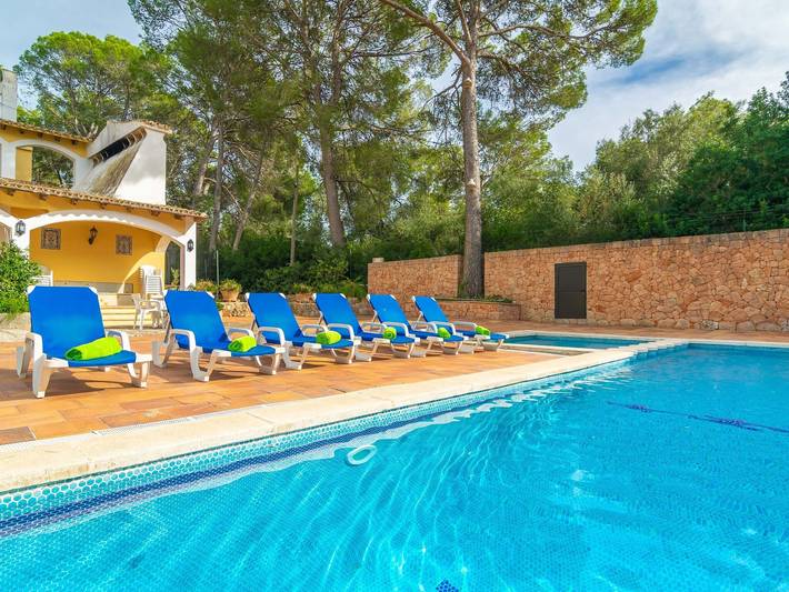 Finca für Gruppen für 12 Personen, mit Pool und Garten, kinderfreundlich in Palma - 2