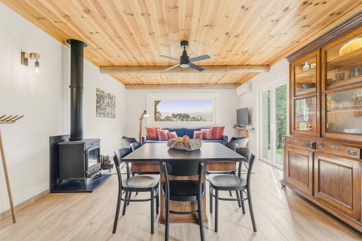 Gîte pour 6 personnes, avec jardin ainsi que piscine et vue, animaux acceptés