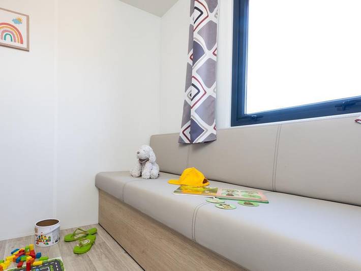 Camping Sites et Paysages - Le Ventoulou - Mobilheim 4 personen - Cottage Les P'tit Quercynois (Ankunft Samstag) - 2 Zimmer - 2 Bäder in Thégra, Regionaler Naturpark Causses du Quercy