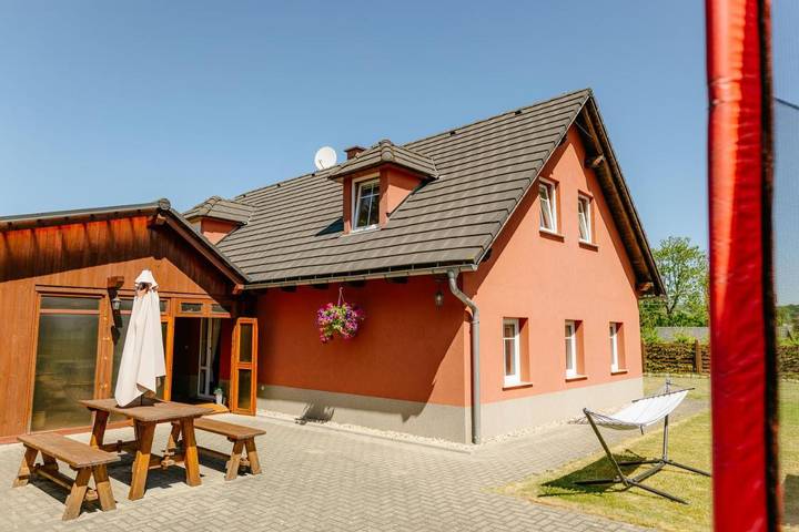Ferienhaus für 8 Personen, mit Garten und Ausblick sowie Pool - 1