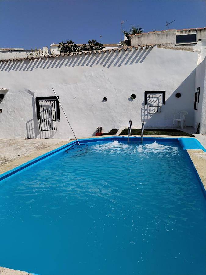 Casa rural para 14 personas, con Balcón y Terraza además de Jardín y Piscina en Arjona