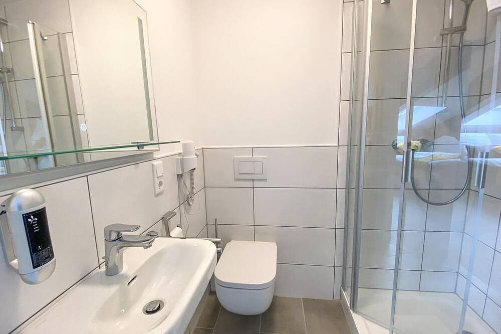 Einzelzimmer, Dusche Wc - Boardinghouse Breitscheid in Breitscheid (Hessen), Lahn-Dill-Kreis
