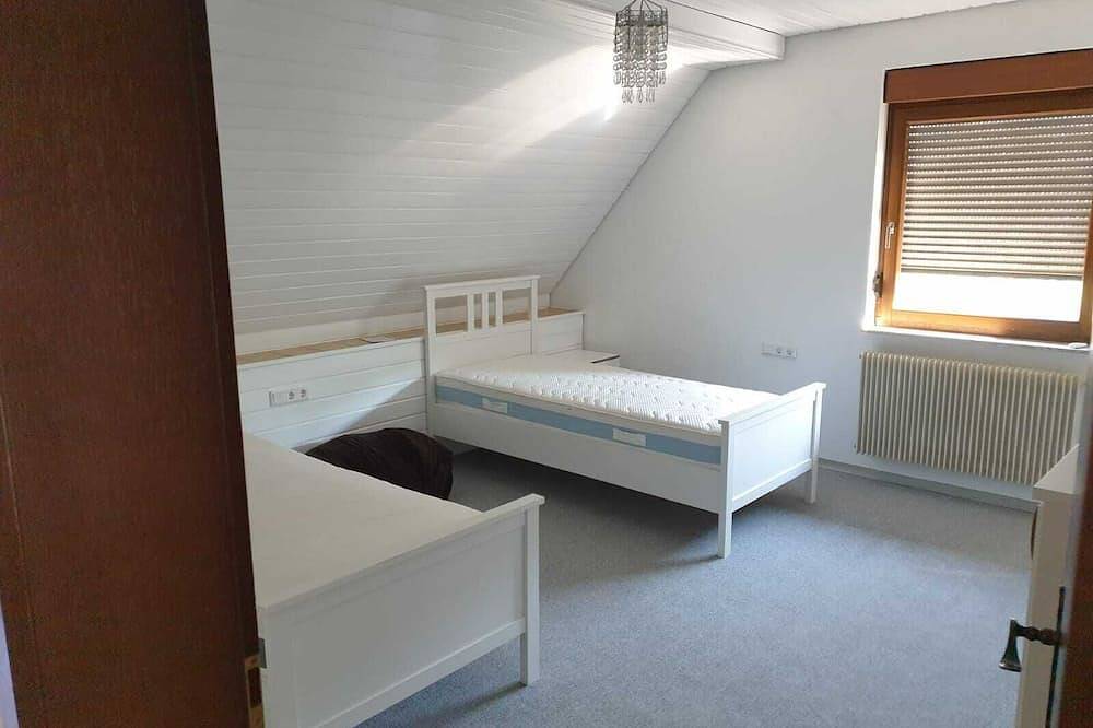 Ganze Wohnung, Großzügige familienfreundliche 4-Zimmer Fewo in Kirchheim unter Teck, Albsteig Etappe 8