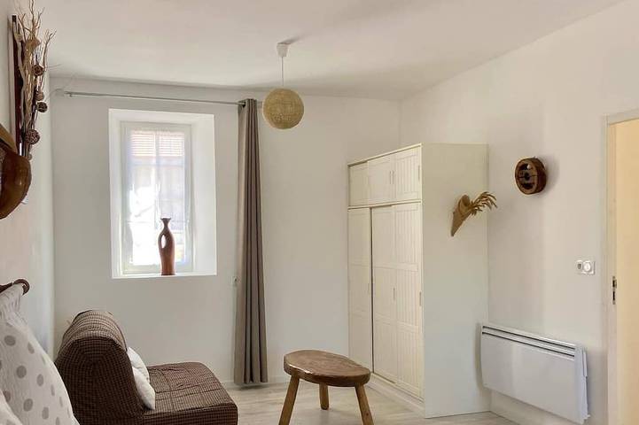 Location de vacances pour 6 personnes, avec jardin à Coulombs - 2