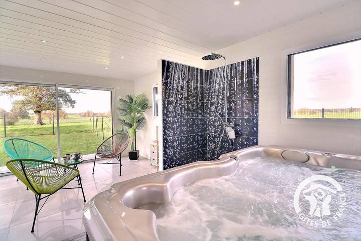 Gîte pour 9 personnes, avec terrasse et jardin ainsi que jacuzzi et sauna en Bretagne - 3