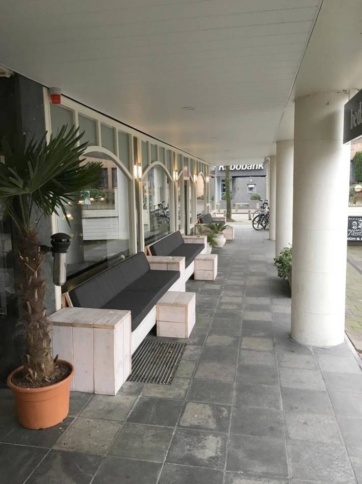 Hotel, mit Terrasse
