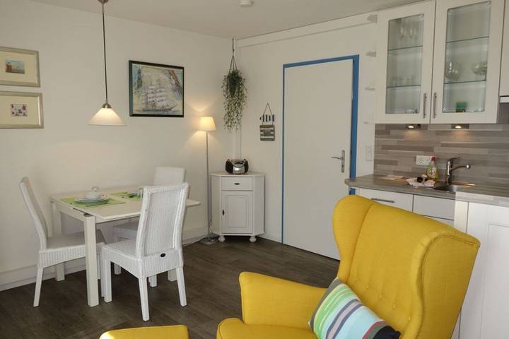 Ganze Wohnung, Doppelhaushälfte in Strandnähe: Am Leuchtturm 1 a in Wyk auf Föhr in Nordfriesische Inseln (Schleswig-Holstein) (Schleswig-Holstein), Wyk auf Föhr