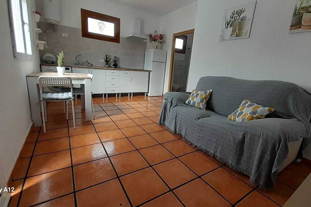 Apartamento entero, Apartamento ideal para desconectar y ver la verdadera naturaleza volcánica. in Conil, Tías