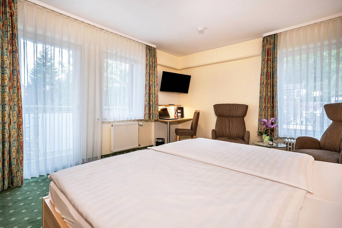 Ganze Wohnung, Ferienwohnung 'Doppelzimmer' mit Gemeinschaftsgarten und Wi-Fi in Bad Wildbad, Nordschwarzwald