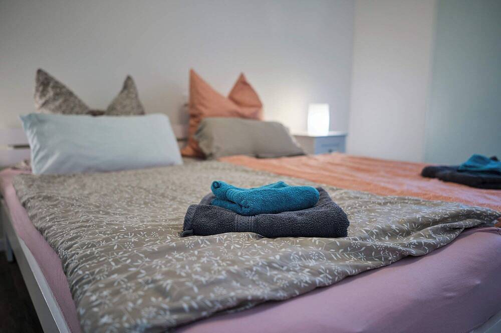 Ganze Wohnung, Ferienwohnung 2 im Herzen von Meiningen, mit Blick auf Theater in Meiningen, Werratal