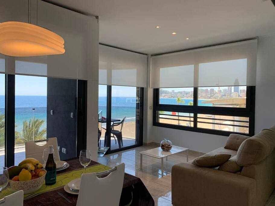 Appartement entier, Apartamento de lujo en primera linea de playa in Playa de Poniente, Benidorm