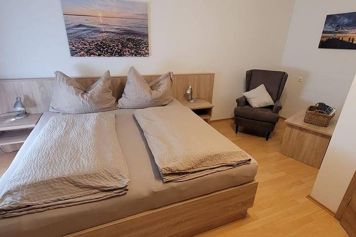 Ganze Wohnung, Vierbettzimmer mit Dusche, Wc - Weingut & Gästehaus Markus Tschida in Apetlon, Neusiedlersee-Hügelland