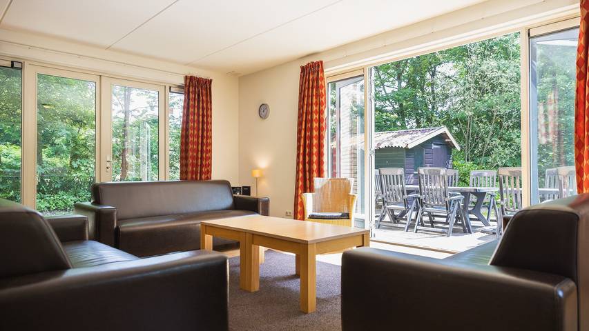 Bungalow für 10 Personen, mit Terrasse und Sauna sowie Garten - 1