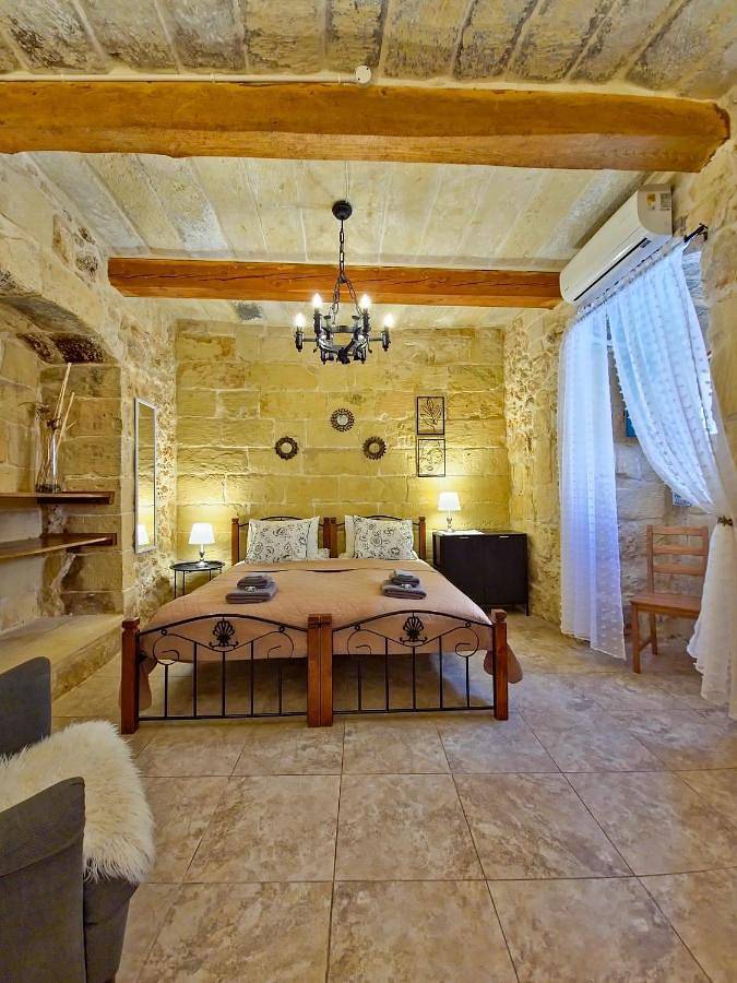 BnB für 12 Personen, mit Balkon und Ausblick sowie Pool auf Malta - 2