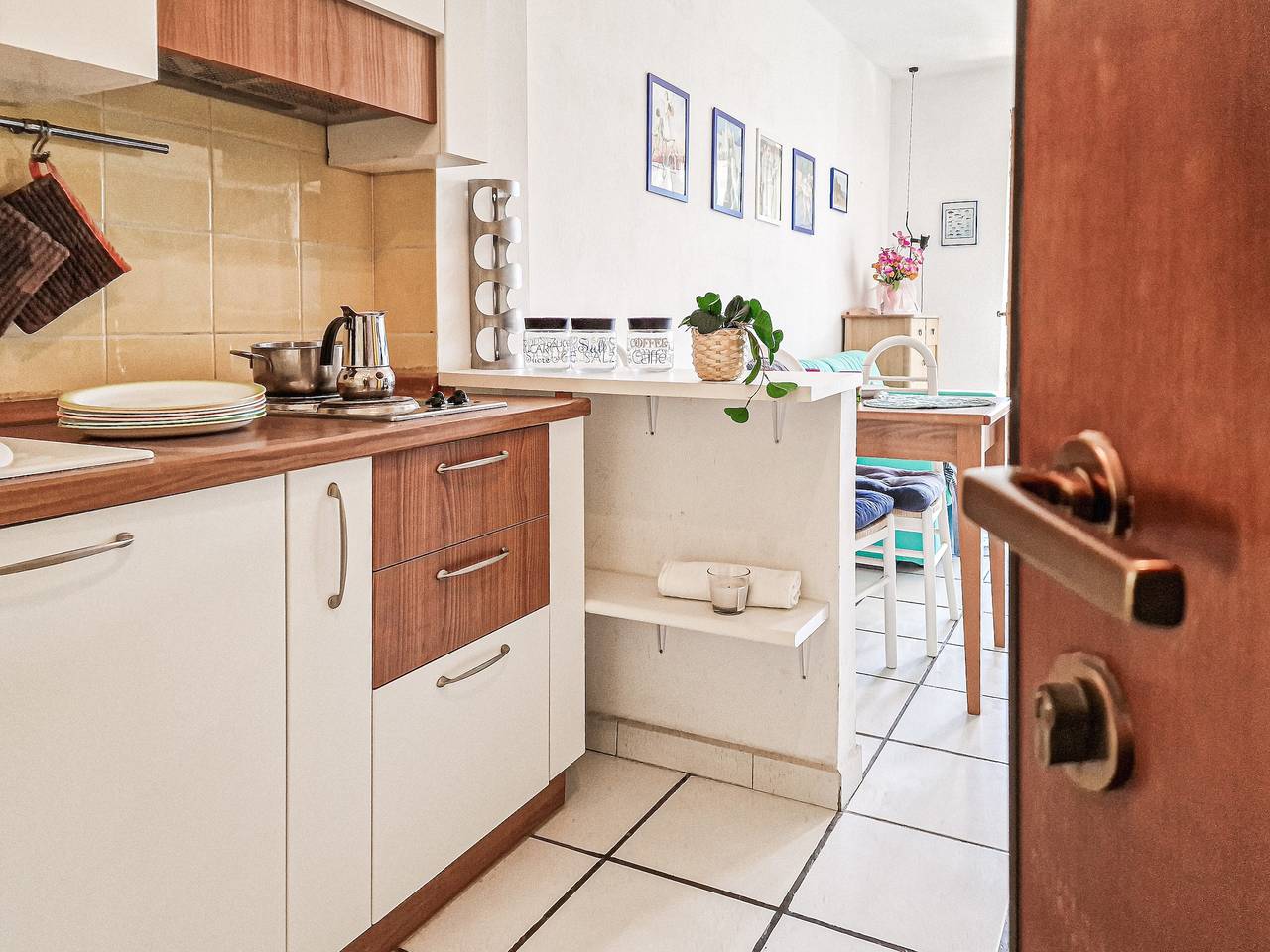Apartamento entero, Apartamento 'Mono Le Lecce 53 Iris' con piscina compartida, balcón y aire acondicionado in Elba