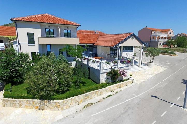 Room Ave Maria in Šibenik-Knin