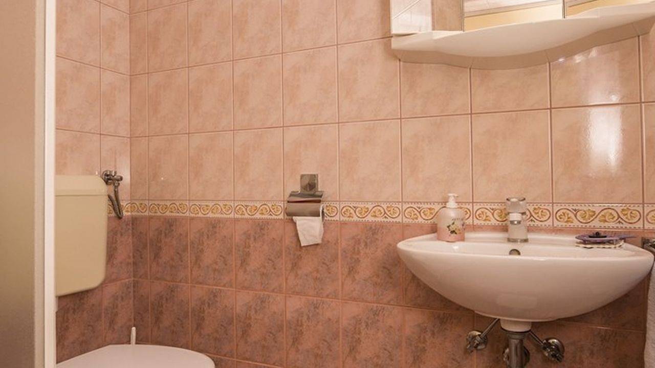 Zimmer für 2 Personen (16 m²) in Rab in Banjol, Rab