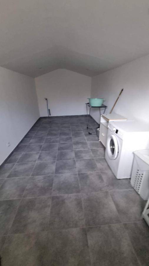 Location de vacances pour 4 personnes, avec Balcon ainsi que Terrasse et Vue à Lesparre-Médoc - 2