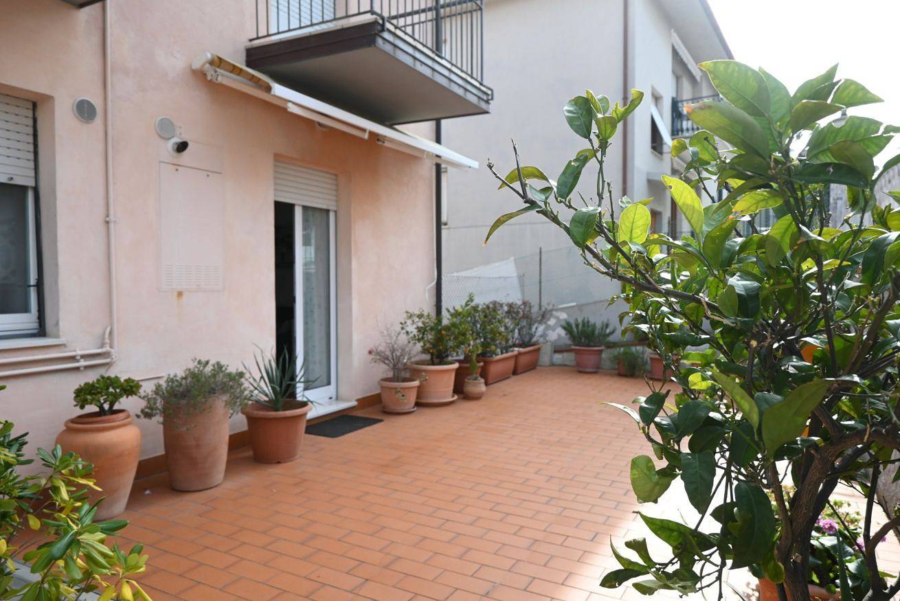 Entire apartment, S348 – Sirolo, delightful three-room apartment with outdoor courtyard in Sirolo, Riviera del Conero
