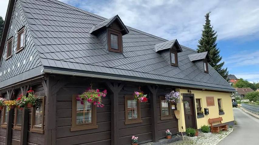 Ferienhaus für 5 Personen, mit Sauna und Terrasse sowie Whirlpool, mit Haustier im Zittauer Gebirge