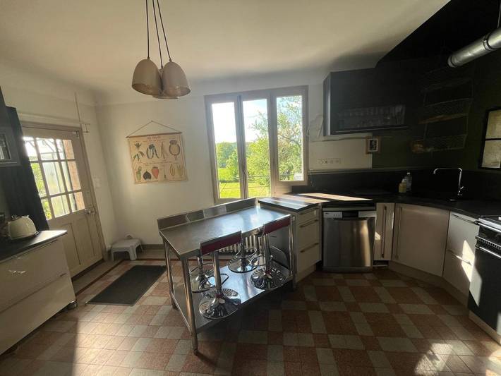 Location de vacances pour 7 personnes, avec vue ainsi que terrasse et jardin à Toulon-sur-Arroux