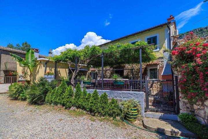 Ferienwohnung für 7 Personen, mit Balkon und Whirlpool