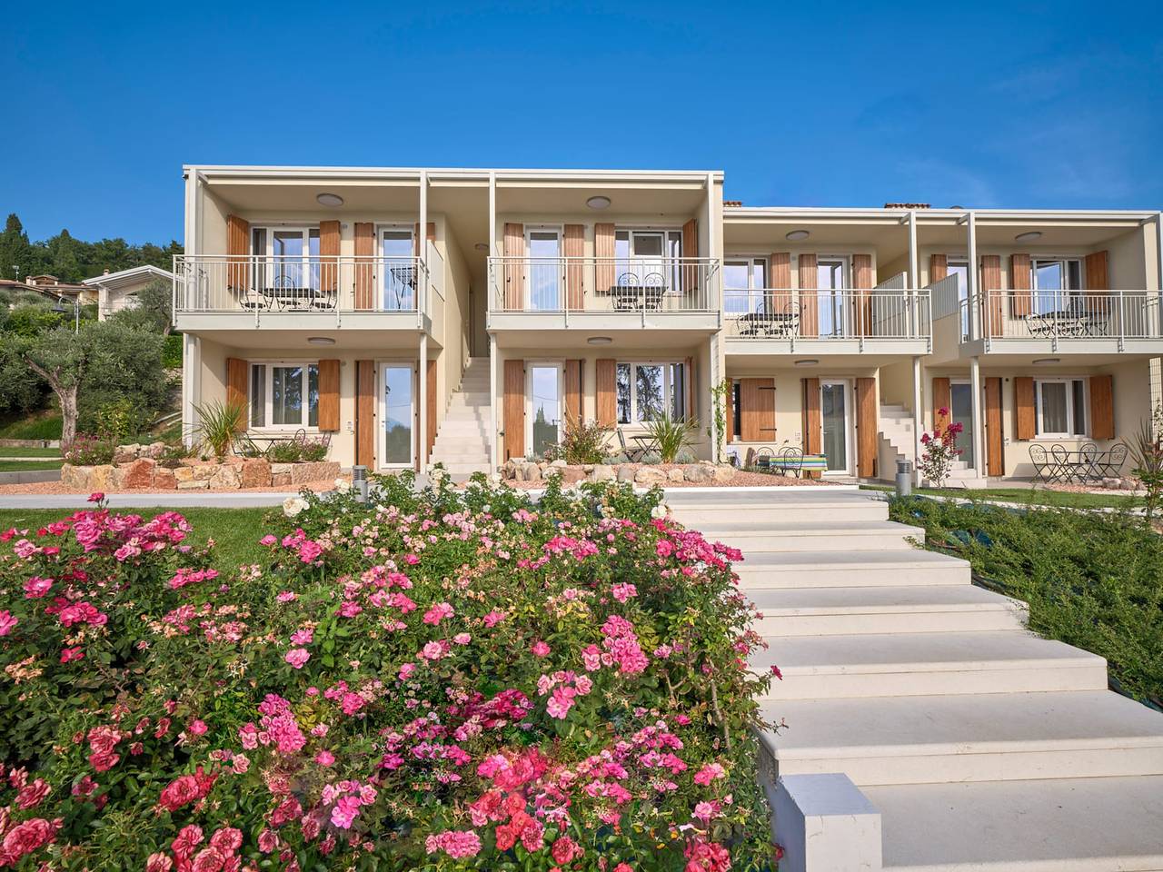 Ganze Wohnung, Apartement mit eigenem Jacuzzi am Gardasee in Torri del Benaco, Gardasee-Berge